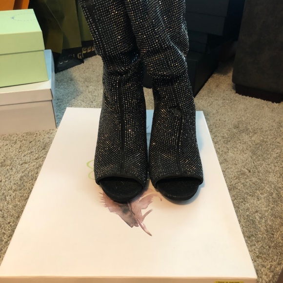 Jessica Simpson Heels - Picture 2 of 3